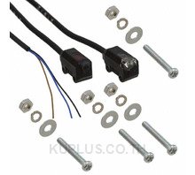 Omron Through Beam (Emitter and Receiver) Photoelectric Sensor Maximum of 1 m Detection Range PNP IP67 Block Style